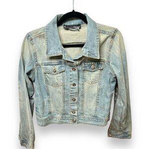 Chetta B | Vintage Light Wash Distressed Denim Jacket w/ Silver Buttons Medium